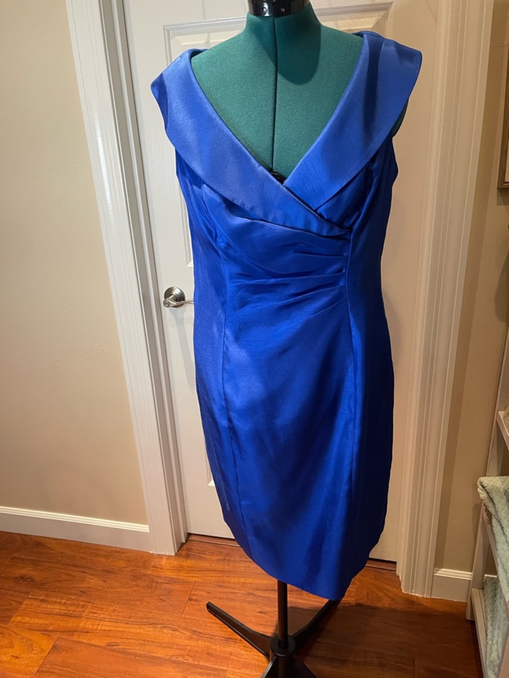 Evan Picone Royal Blue V-Neck Sheath Dress 16 - Picture 7 of 15